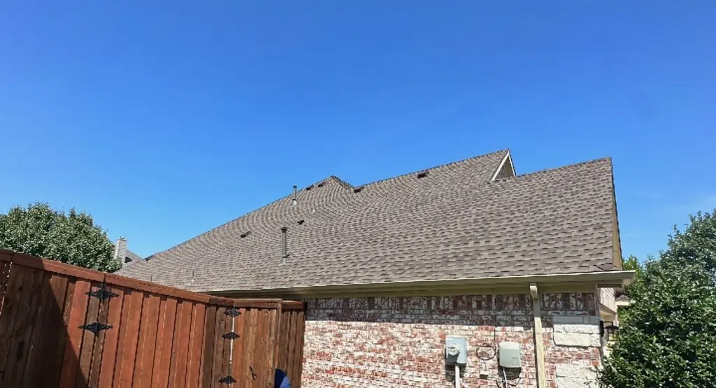 Completed roof replacement project in Texarkana